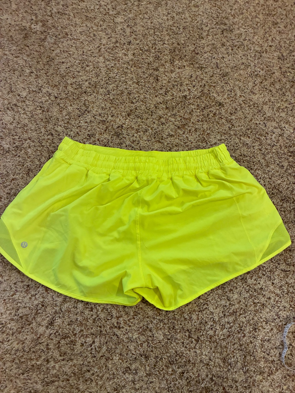 lululemon Hotty Hot Low-Rise 4” Lined Shorts Neon Yellow Size 14 Tall - Picture 2 of 7